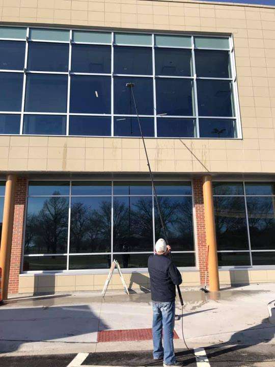 A Touch of Glass Cleaning Service | 327 S Schuyler Ave, Bradley, IL 60915, USA | Phone: (815) 210-6521