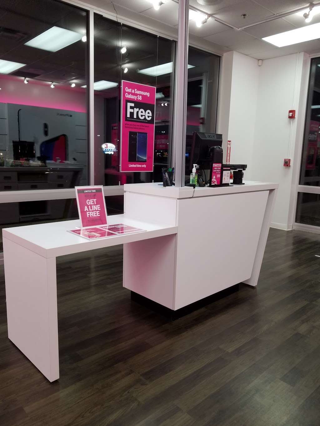 T-Mobile | 2071 Orchard Rd, Montgomery, IL 60538, USA | Phone: (630) 844-6609