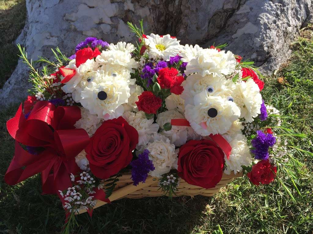 Christine’s Floral Designs | 9454 Lake Canyon Rd, Santee, CA 92071, USA | Phone: (619) 569-4717