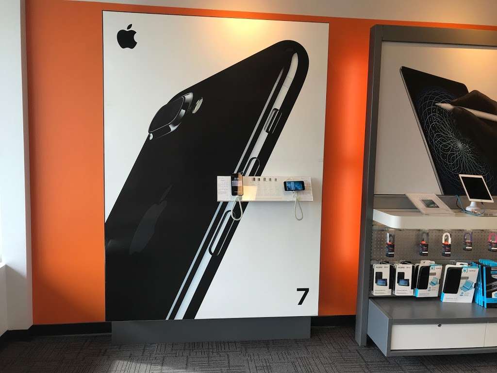 AT&T Store | 555 Providence Hwy, Walpole, MA 02081 | Phone: (508) 850-9433