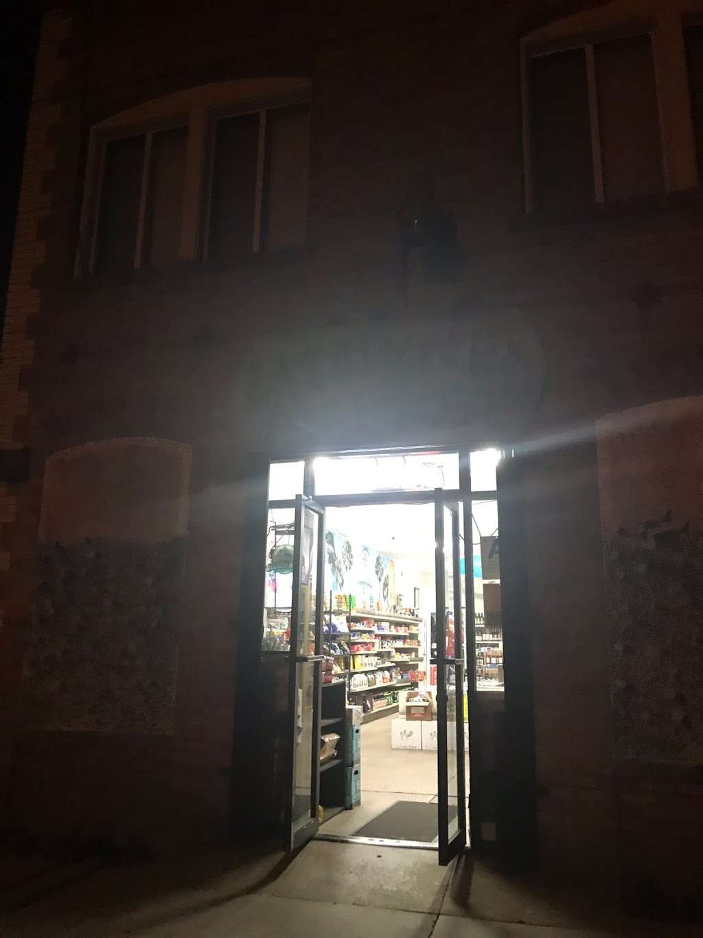 Marine Market | 672 Marine St, Santa Monica, CA 90405, USA | Phone: (310) 399-4141