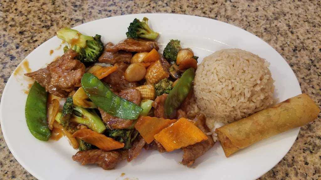 Q Q China Cafe | 10330 Hwy 6, Missouri City, TX 77459 | Phone: (281) 431-7777