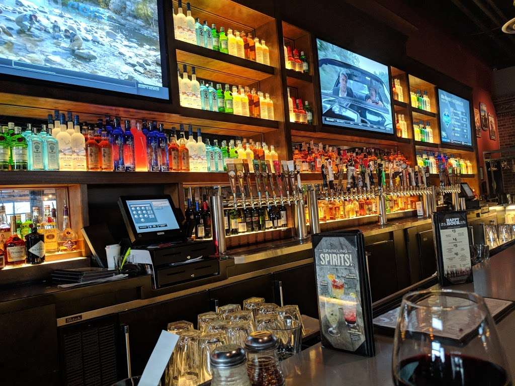 BJs Restaurant & Brewhouse | 15701 Emerald Way, Bowie, MD 20716, USA | Phone: (301) 850-2300