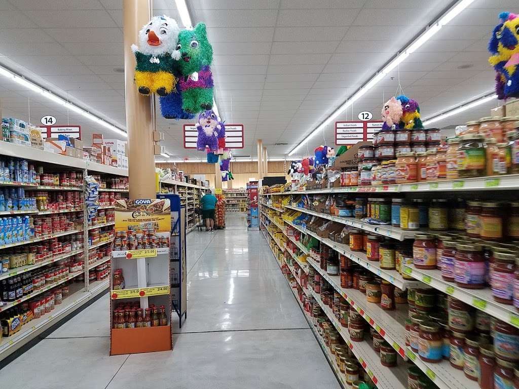 Woodmans Food Market | 2100 Randall Rd, Carpentersville, IL 60110, USA | Phone: (847) 649-9005