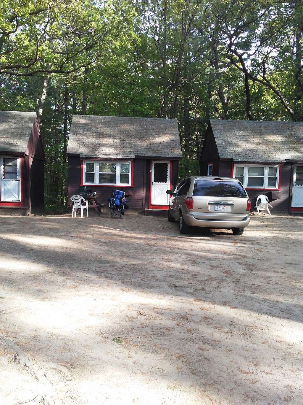 Beach Road Grove Cabins | 104 Beach Rd, Salisbury, MA 01952, USA | Phone: (978) 465-5813