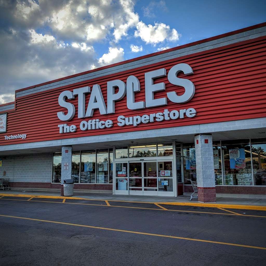 Staples | 284 Hartford Ave, Bellingham, MA 02019, USA | Phone: (508) 966-1200