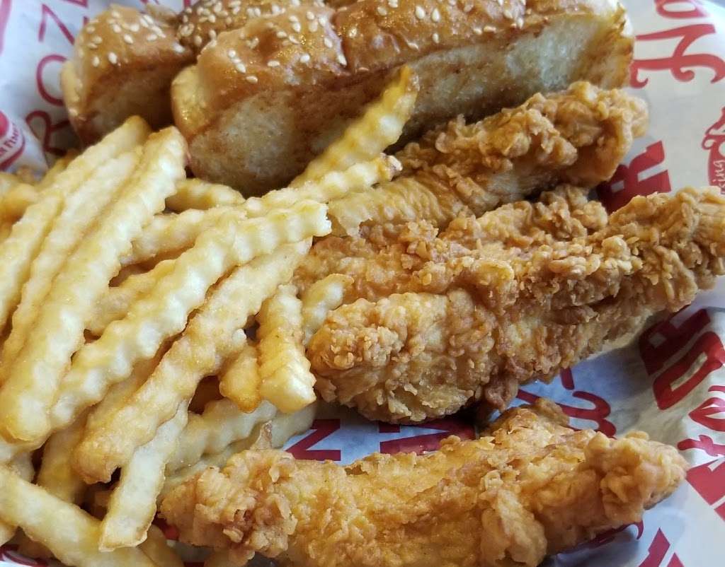 Raising Canes Chicken Fingers | 698 IL-59, Naperville, IL 60540 | Phone: (630) 778-0536