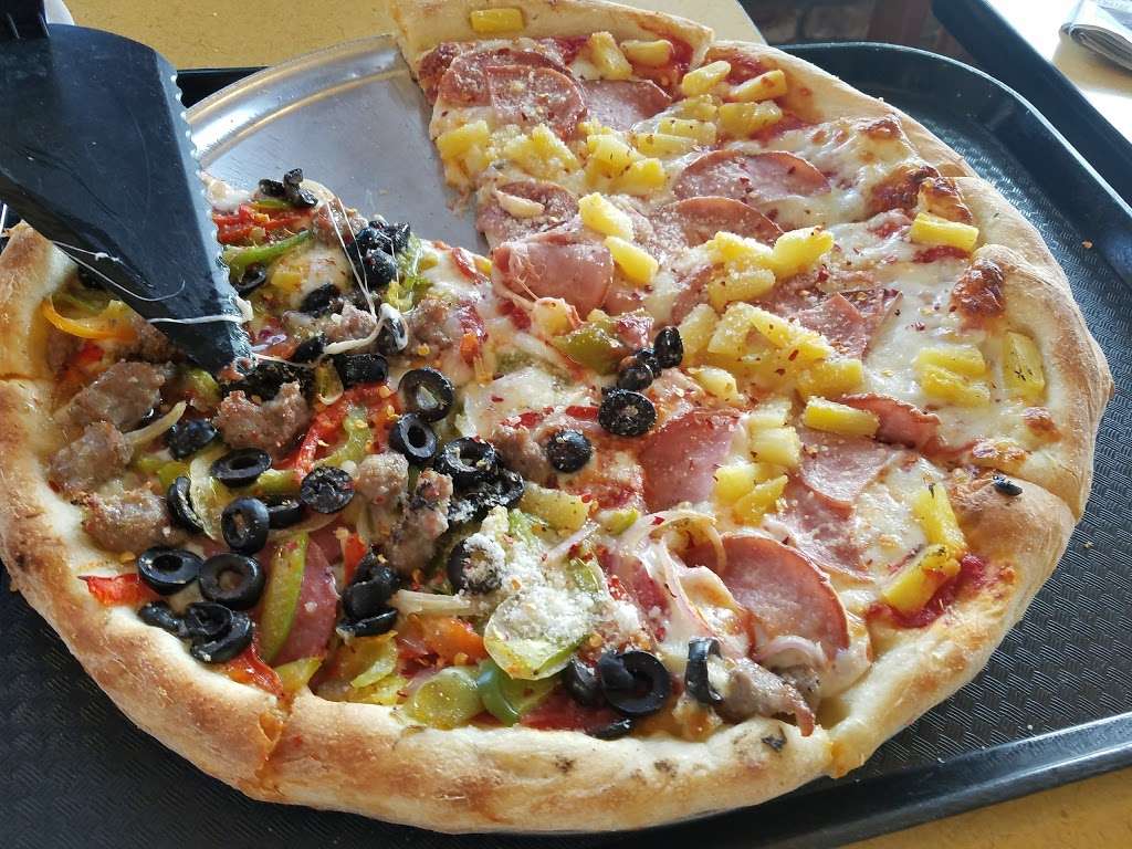 Totos Pizzeria & Restaurant | 1690 El Camino Real, San Bruno, CA 94066, USA | Phone: (650) 873-8686