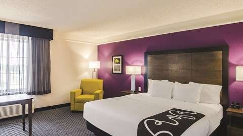 La Quinta Inn & Suites Denver Boulder - Louisville | 902 W Dillon Rd, Louisville, CO 80027, USA | Phone: (303) 664-0100