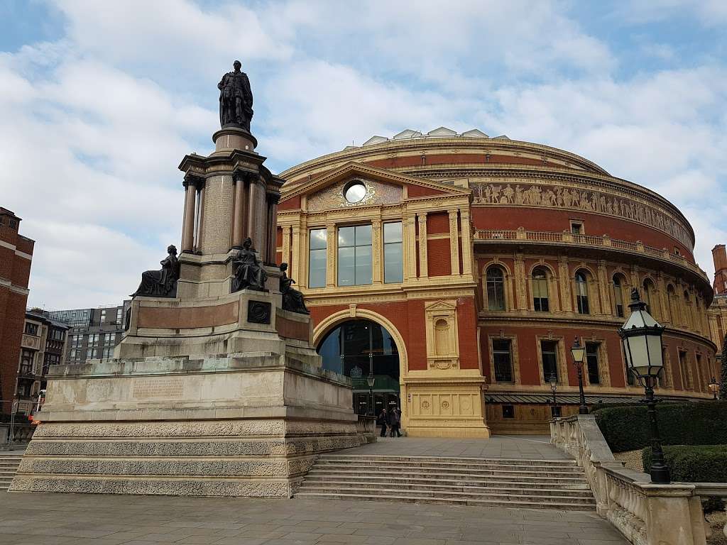 Verdi - Italian Kitchen at the Royal Albert Hall | Royal Albert Hall, Kensington Gore, Kensington, London SW7 2AP, UK | Phone: 020 7589 8212