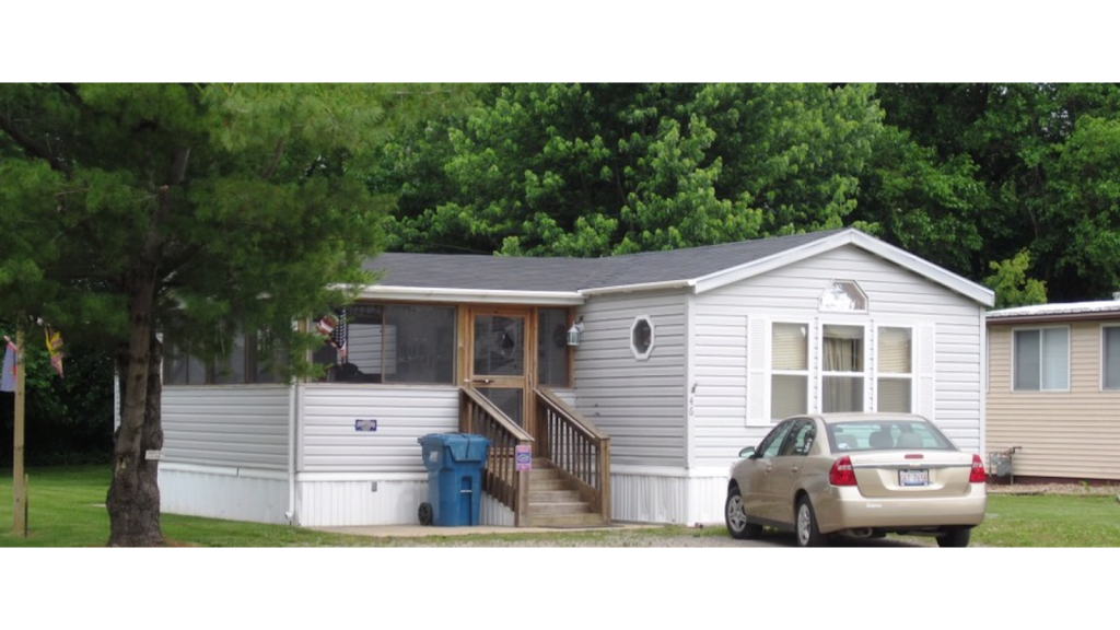 Hilltop Mobile Home Park 50 Hilltop Trailer Court, Lexington, IL