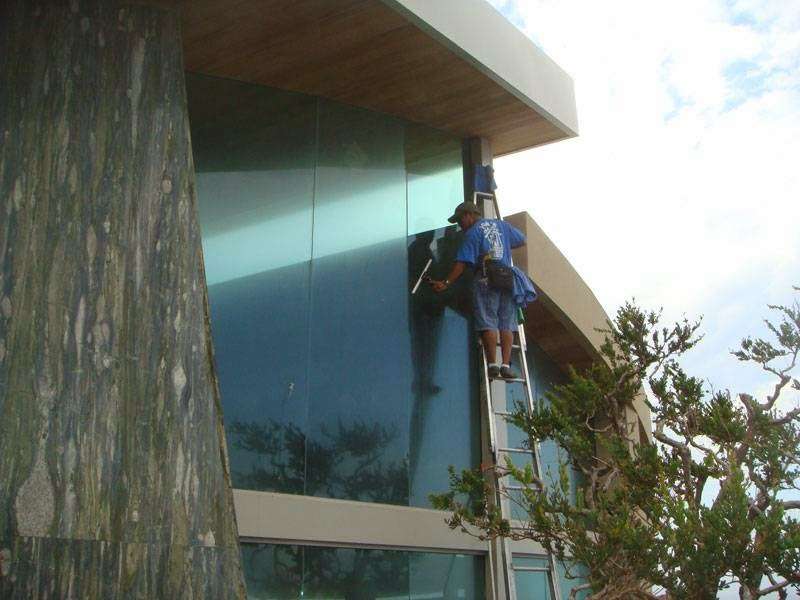 Jons Window Cleaning Services | 6000 Oakdale Ave, Woodland Hills, CA 91367, USA | Phone: (818) 368-0972
