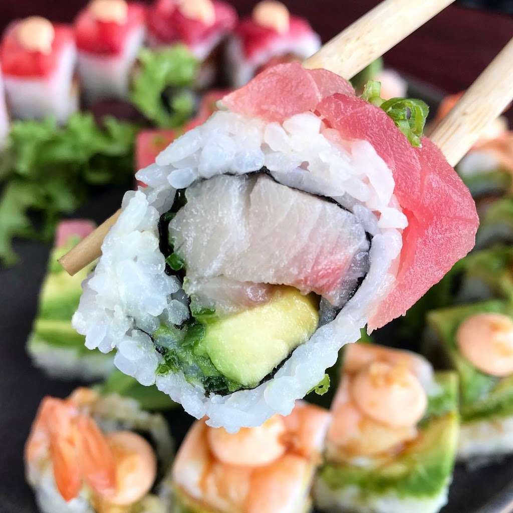 WAVE - Asian Bistro & Sushi | 301 N Baker St #106, Mt Dora, FL 32757, USA | Phone: (352) 383-9283