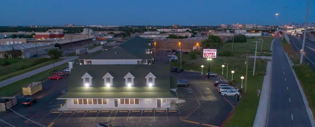 Crossroads Hotel & Suites | 3135 E John Carpenter Fwy, Irving, TX 75062, USA | Phone: (972) 894-1900