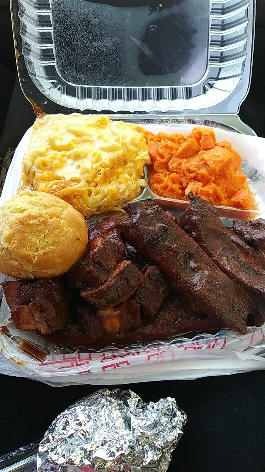 B&W BBQ | 535 W Harding Way, Stockton, CA 95204, USA | Phone: (209) 949-2025