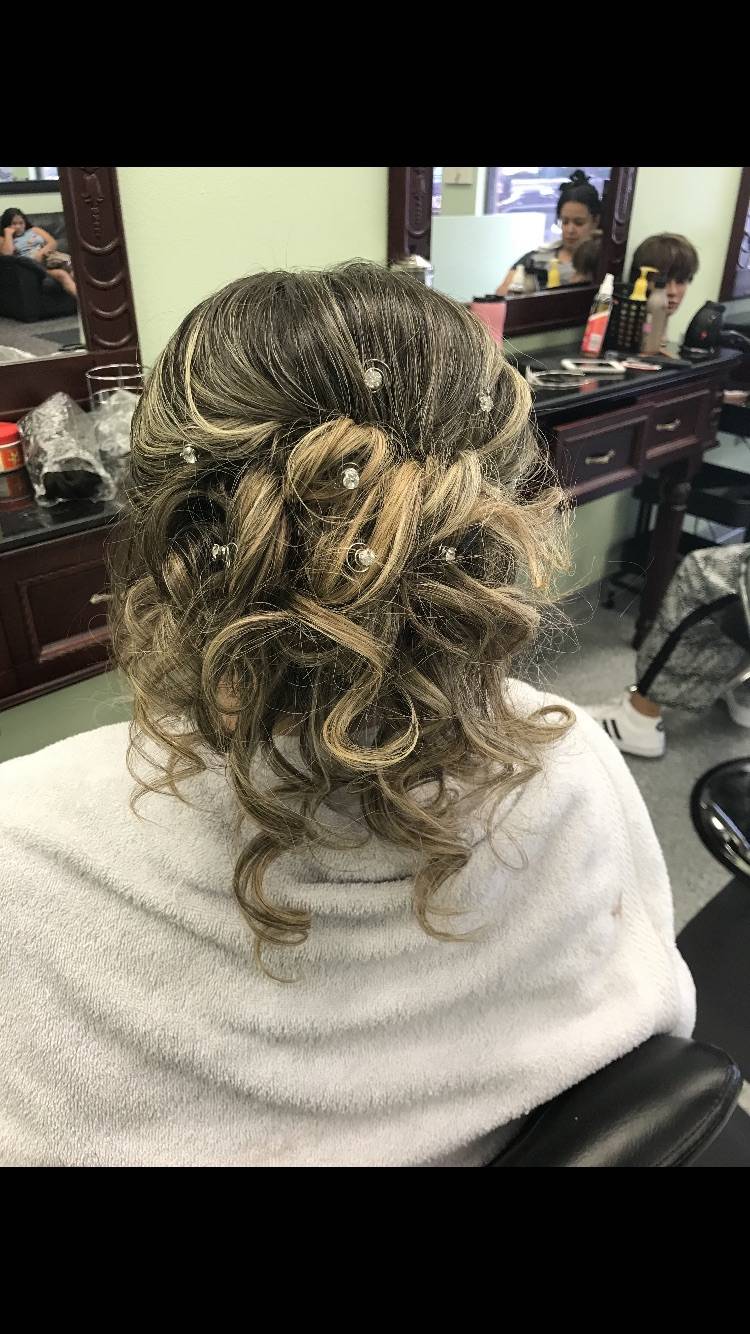 Kellys Hair Salon | 11234 Boyette Rd, Riverview, FL 33569, USA | Phone: (813) 677-1576