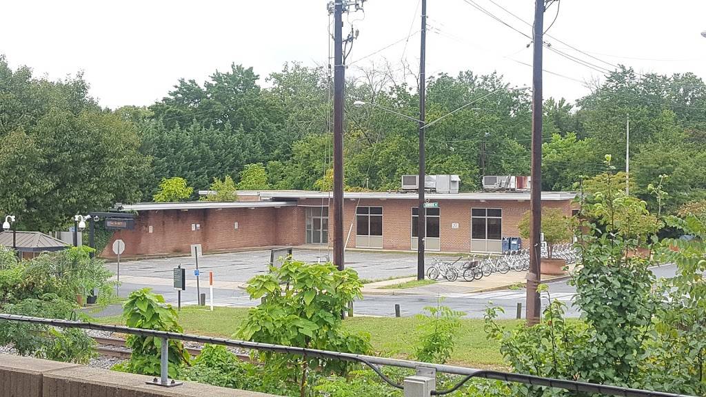 Greyhound: Bus Stop | 4931 Calvert Rd, College Park, MD 20742, USA | Phone: (800) 231-2222