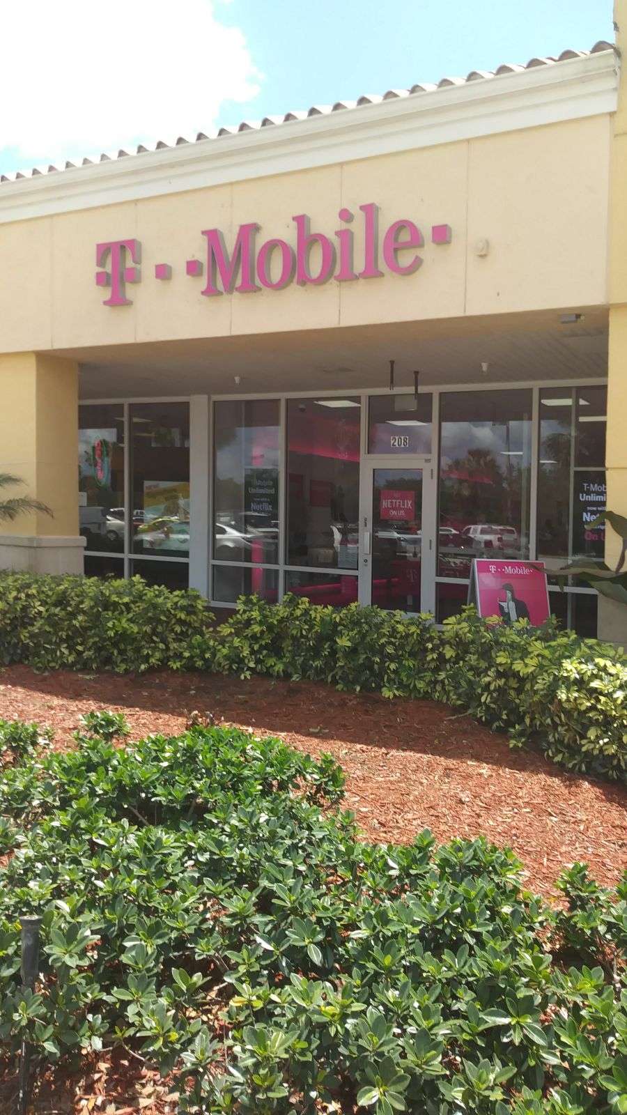 T-Mobile | 10130 Northlake Blvd, West Palm Beach, FL 33412, USA | Phone: (561) 425-6212