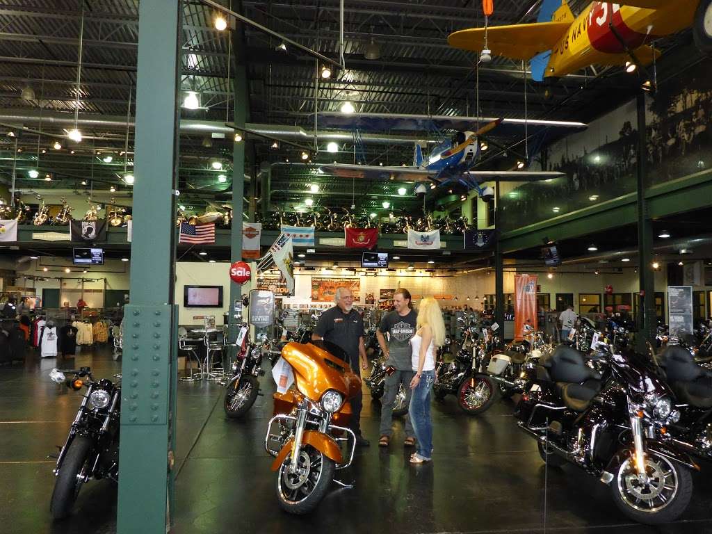 Chicago Harley-Davidson | 5490 Park Pl, Rosemont, IL 60018 | Phone: (847) 454-7244