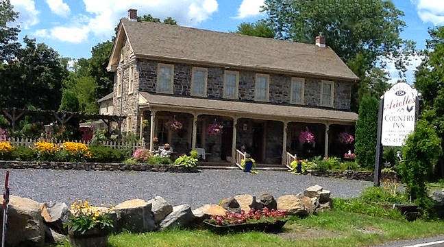 Arielles Country Inn | 740 Allentown Rd, Sellersville, PA 18960 | Phone: (215) 453-3800