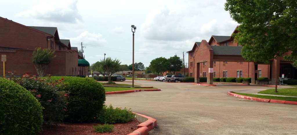 Oak Haven Retirement Community | 11211 Resource Pkwy, Houston, TX 77089, USA | Phone: (281) 484-9515