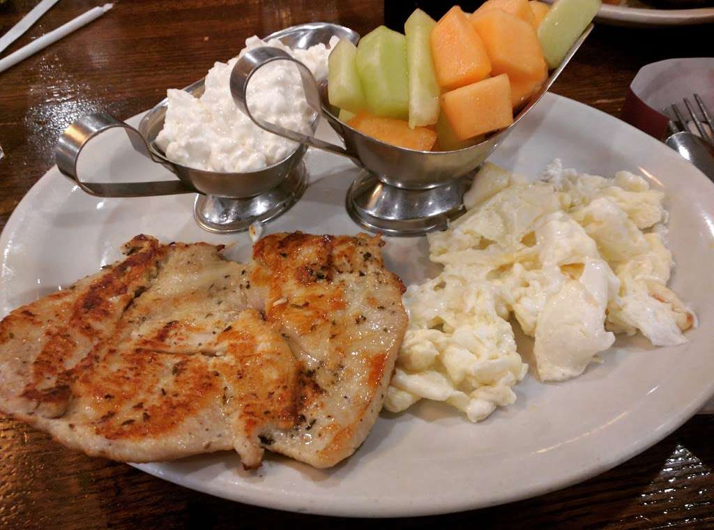 Maxfields Pancake House | 2727 N Mayfair Rd, Wauwatosa, WI 53222, USA | Phone: (414) 453-6000