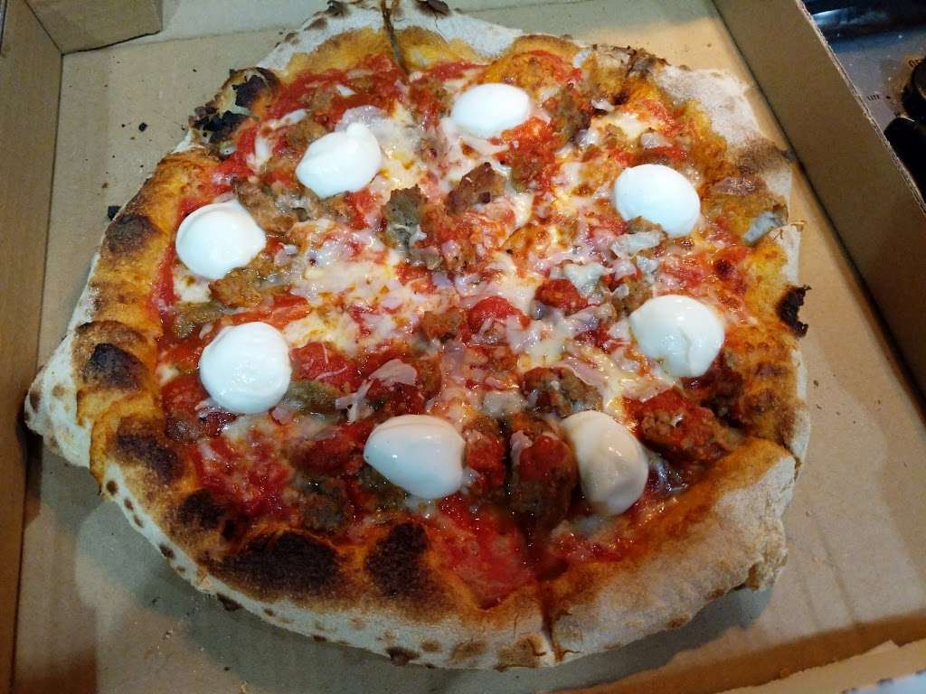 Marinos Pizzeria | 9083 W Peakview Dr #7B, Littleton, CO 80123, USA | Phone: (303) 955-0373