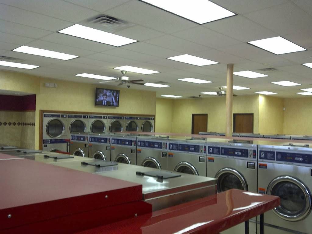 Wash and Dry Lavanderia - laundry  | Photo 2 of 10 | Address: 1455 W Buckingham Rd, Richardson, TX 75081, USA | Phone: (972) 231-7877