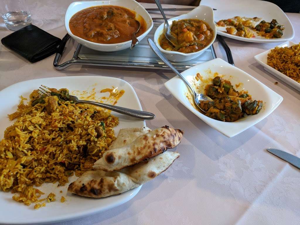 Kohinoor Restaurant | 60 Istead Rise, Gravesend DA13 9JF, UK | Phone: 01474 833247