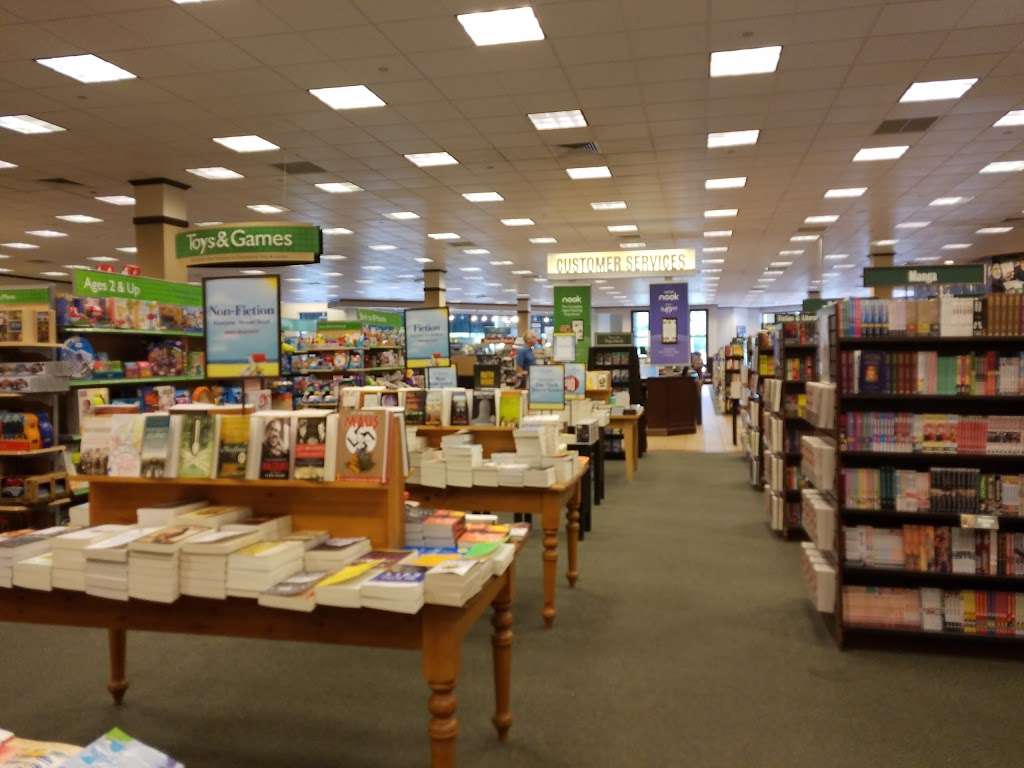 Barnes & Noble | Red Rose Commons 1700 H, Fruitville Pike, Lancaster, PA 17601, USA | Phone: (717) 290-8171