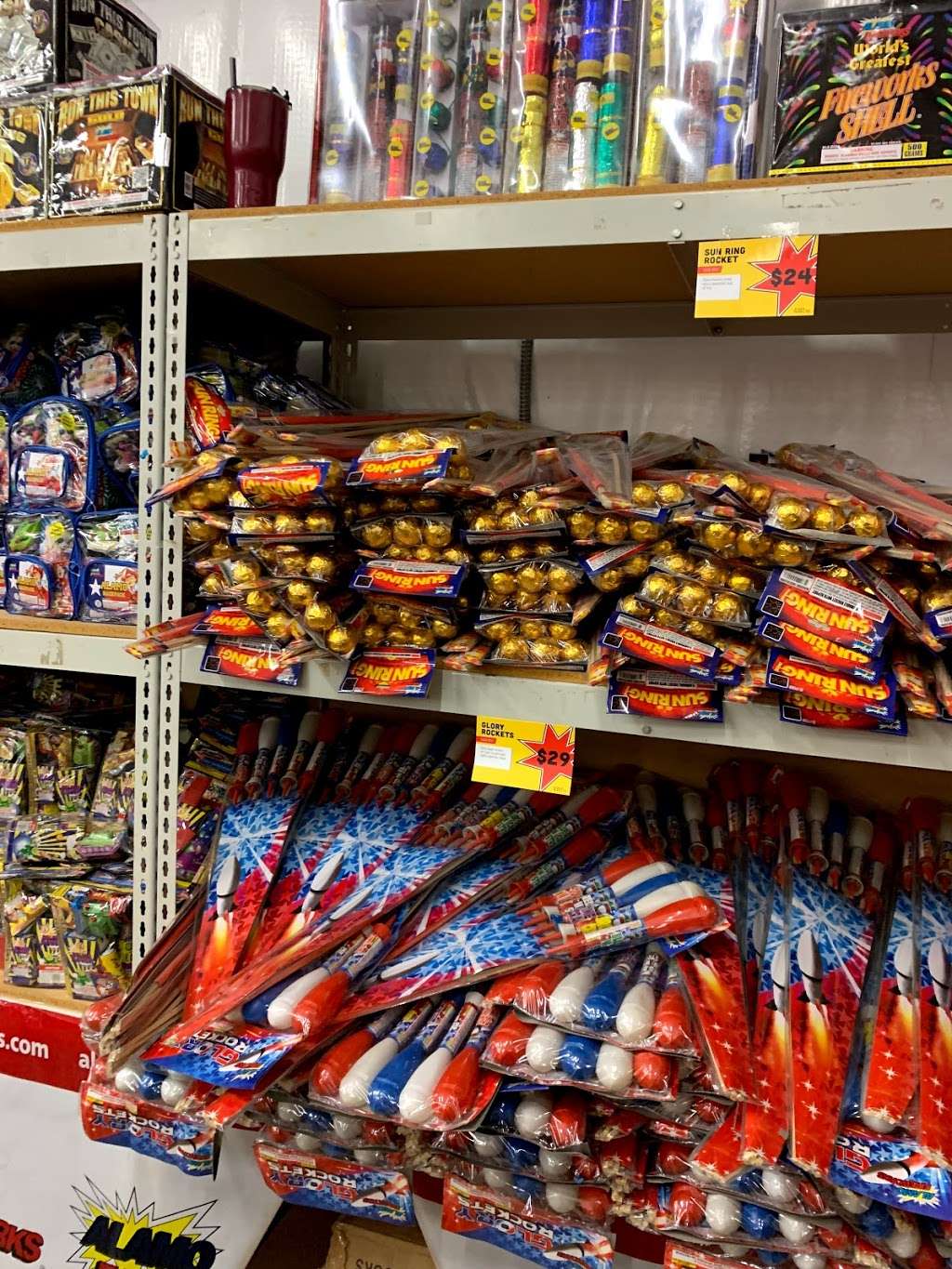 Alamo Fireworks Megastore | 2948 Pue Rd, San Antonio, TX 78245, USA | Phone: (210) 667-1106