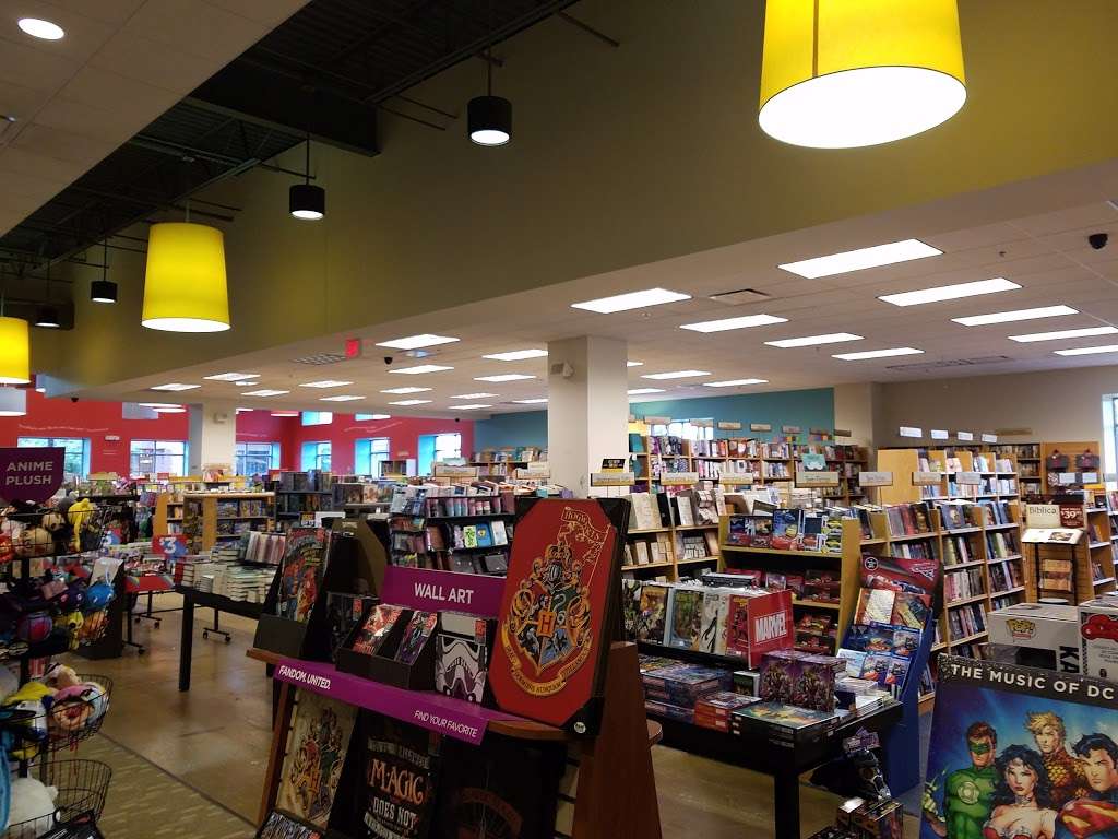 Books-A-Million | 137 Spotsylvania Mall Dr #5800, Fredericksburg, VA 22407, USA | Phone: (540) 785-8140