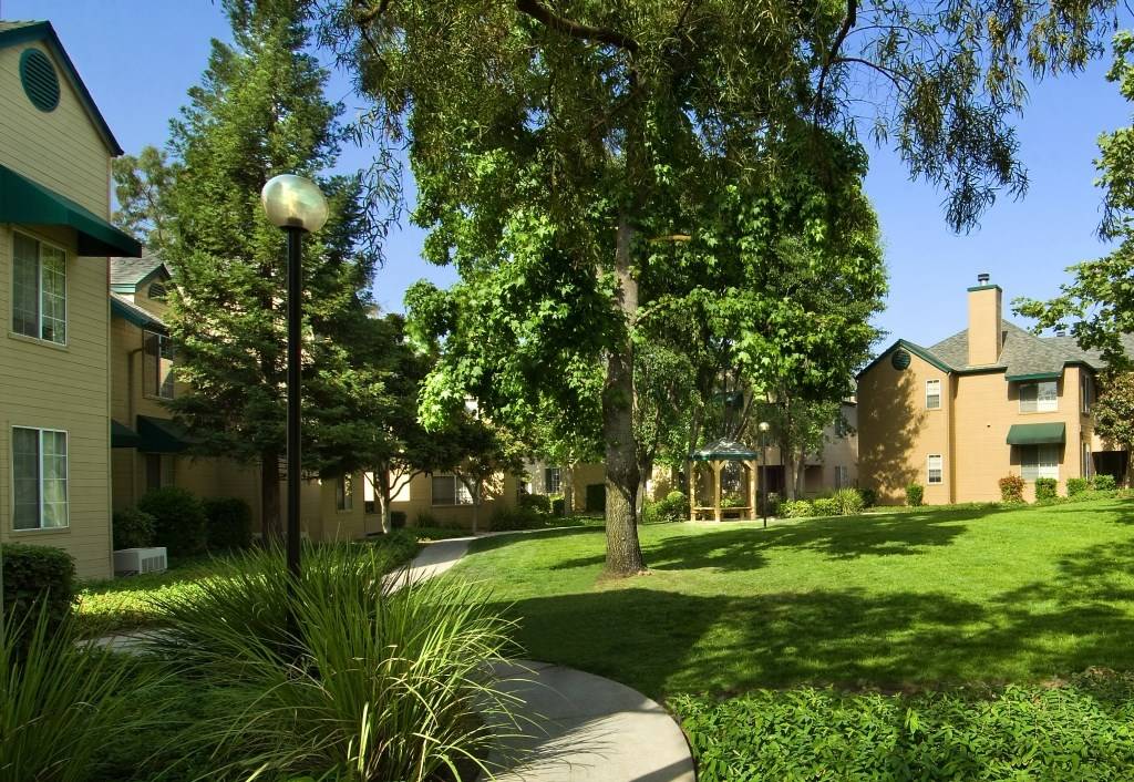 Park Ridge Apartment Homes | 8680 N Glenn Ave, Fresno, CA 93711, USA | Phone: (833) 208-9470