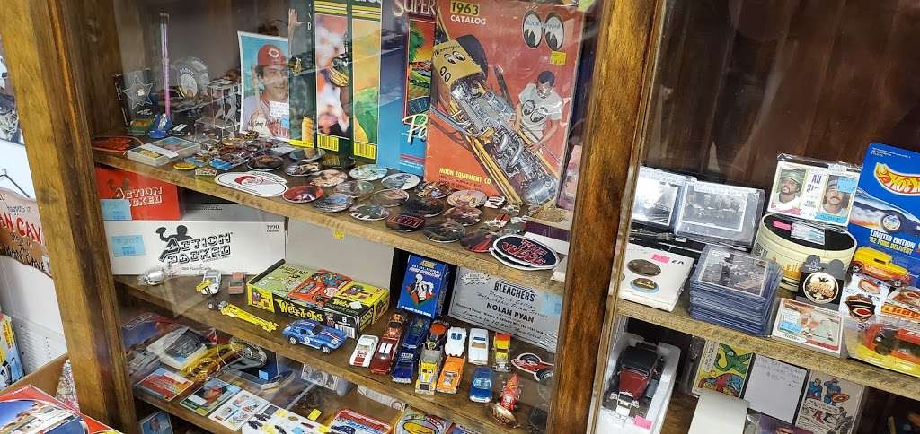 Cals Collectables and Mantiques | 717 N Grandview Blvd, Waukesha, WI 53188 | Phone: (262) 777-9779