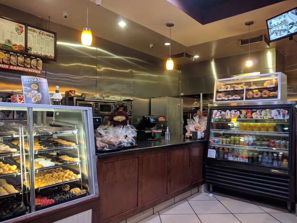 Yum Yum Donuts | 8918 Limonite Ave, Riverside, CA 92509, USA | Phone: (951) 685-9517