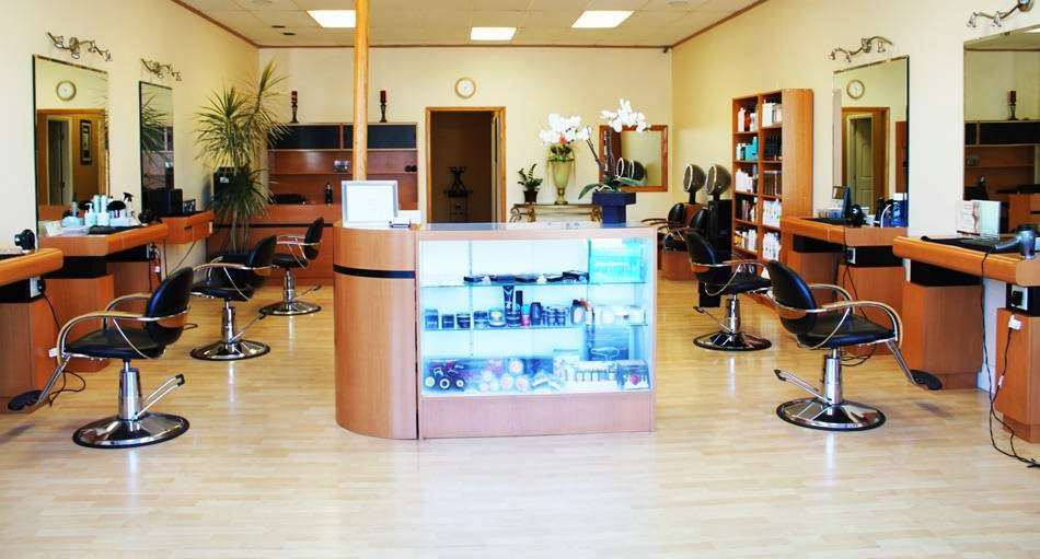 Lucys Hair Salon | 10654 Riverside Dr, North Hollywood, CA 91602, USA | Phone: (818) 753-4811