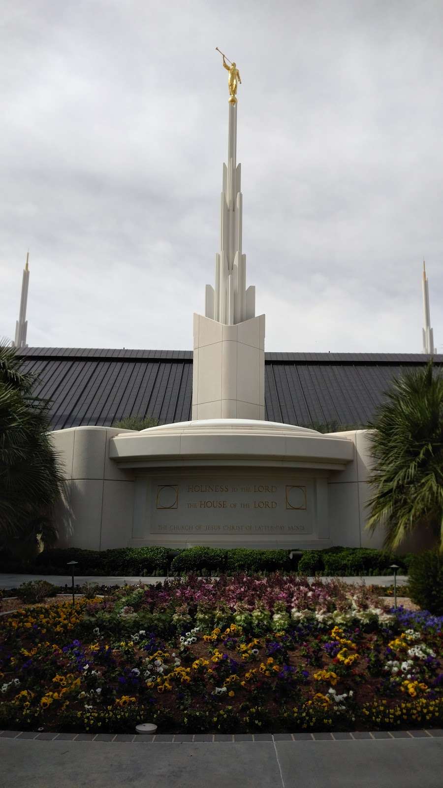 Las Vegas Nevada Temple | 827 Temple View Dr, Las Vegas, NV 89110, USA | Phone: (702) 452-5011