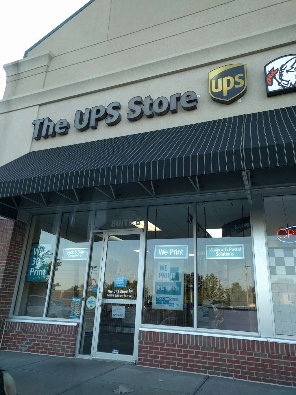 The UPS Store | 4000 W 6th St Ste B, Lawrence, KS 66049, USA | Phone: (785) 856-0707