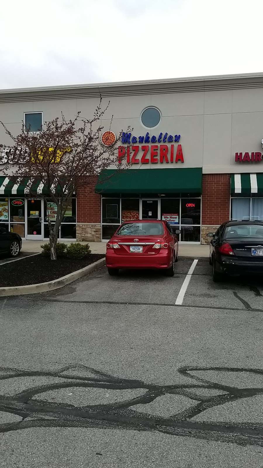 Manhattan Pizzeria | 6225 W 56th St, Indianapolis, IN 46254 | Phone: (317) 552-2141