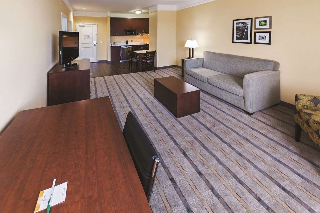 La Quinta Inn & Suites Houston NW Beltway8 - WestRD | 9034 West Sam Houston Pkwy N, Houston, TX 77064 | Phone: (281) 671-6016