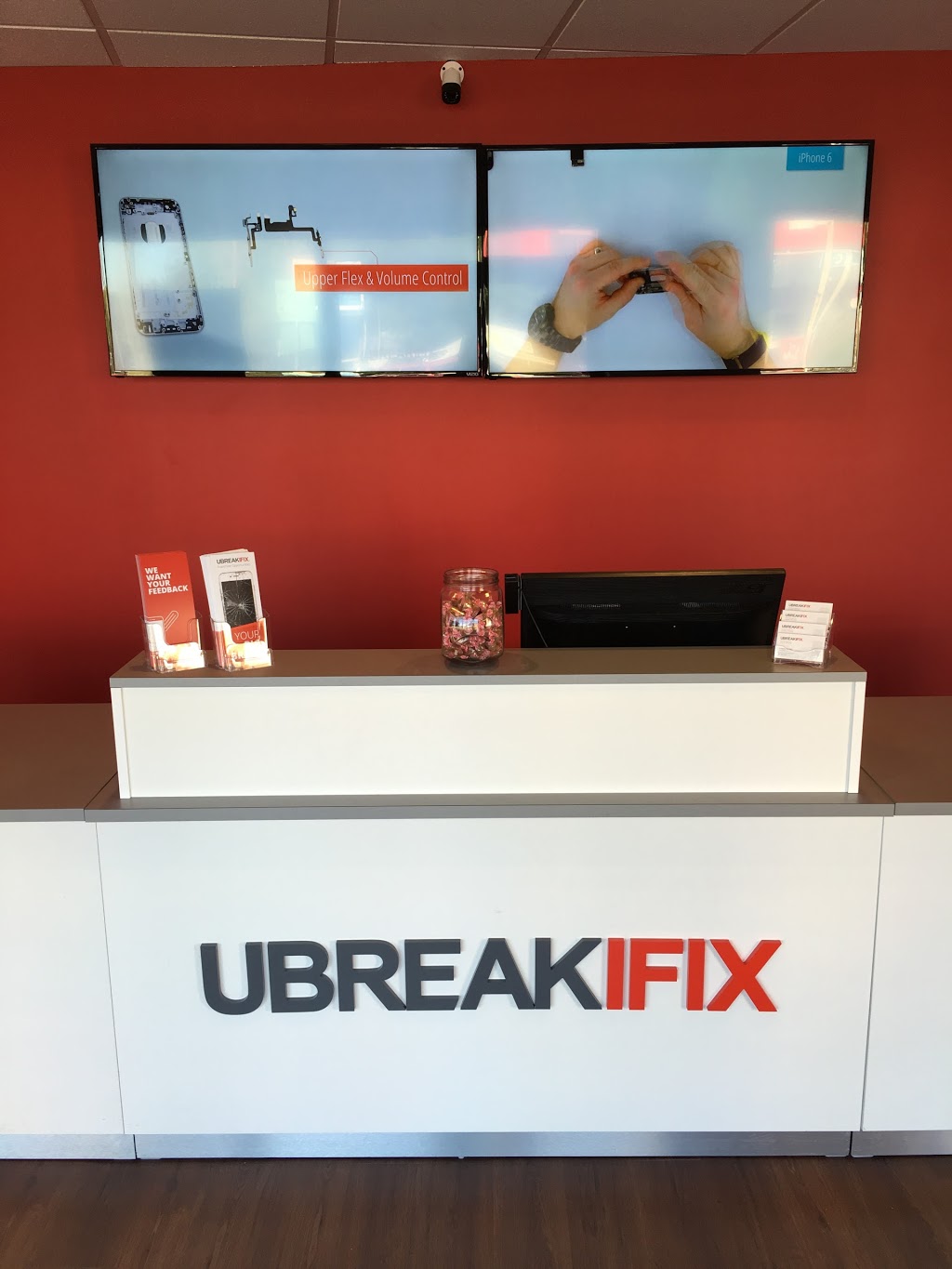 uBreakiFix | 320 Washington St, Dedham, MA 02026, USA | Phone: (781) 686-9629