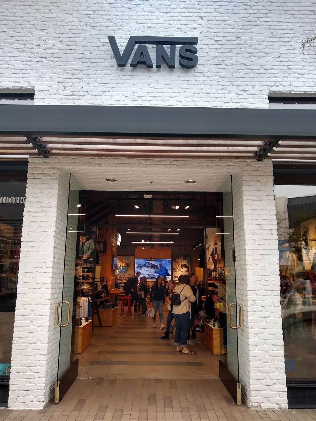 vans store village