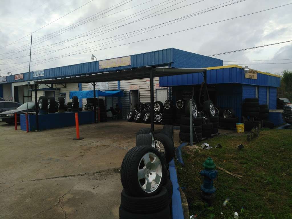 In & Out Tire & Wheel | 3850 Synott Rd, Houston, TX 77082, USA | Phone: (832) 651-2066
