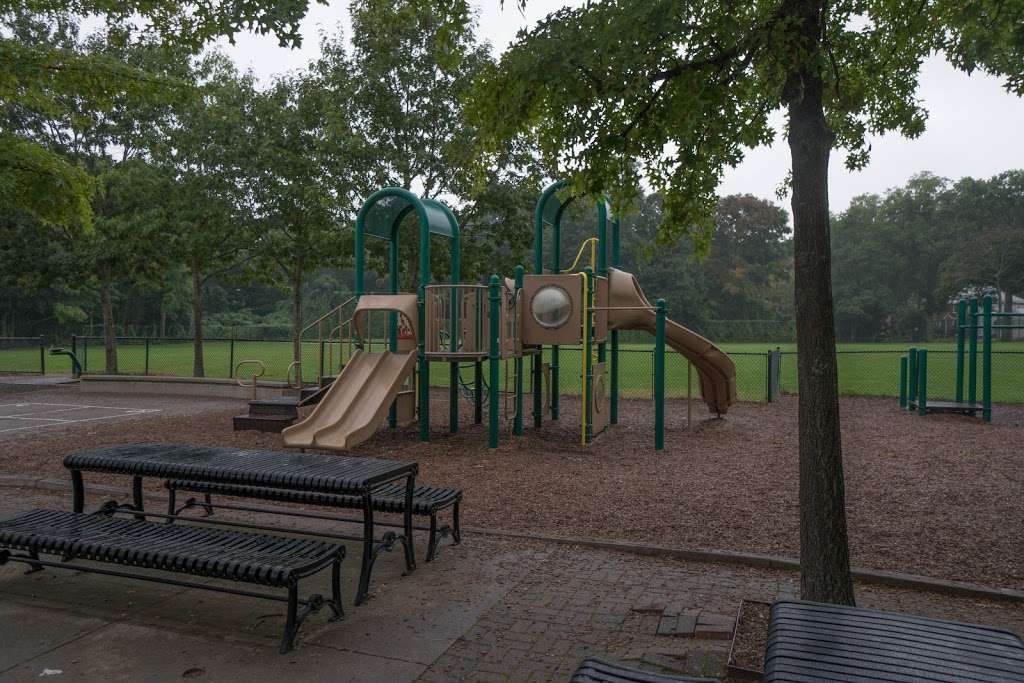 Baker Playground | 205 Beverly Rd, Chestnut Hill, MA 02467, USA | Phone: (617) 879-4500