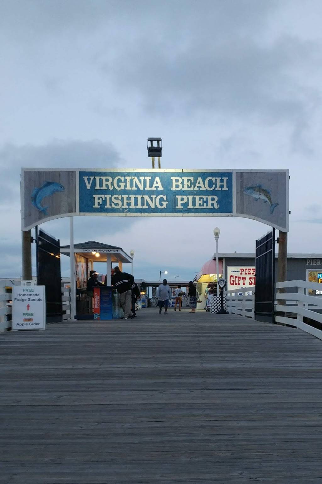 Beach Pier Gift Shop | 1415 Atlantic Ave, Virginia Beach, VA 23451, USA | Phone: (757) 428-2480