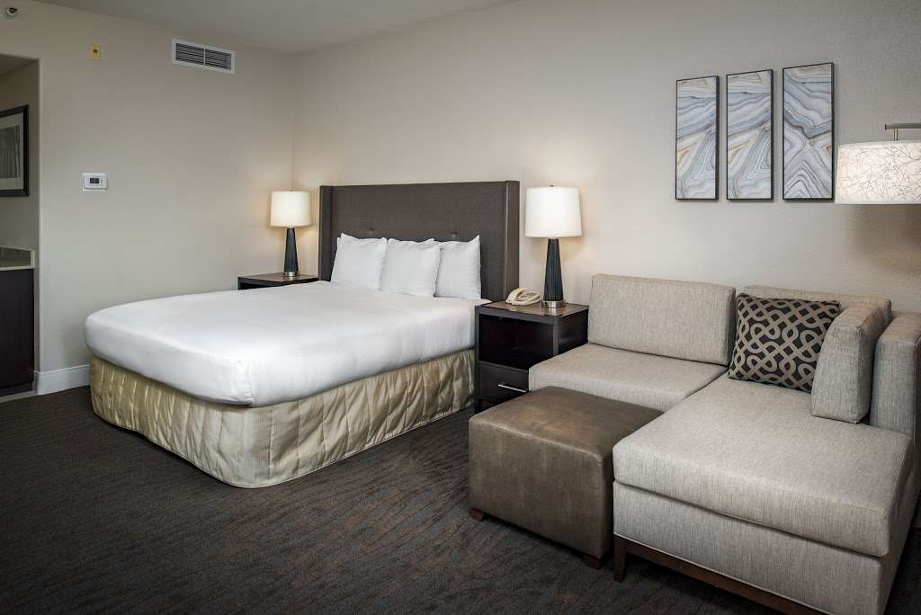 Hilton Santa Cruz/Scotts Valley | 6001 La Madrona Dr, Santa Cruz, CA 95060 | Phone: (831) 440-1000