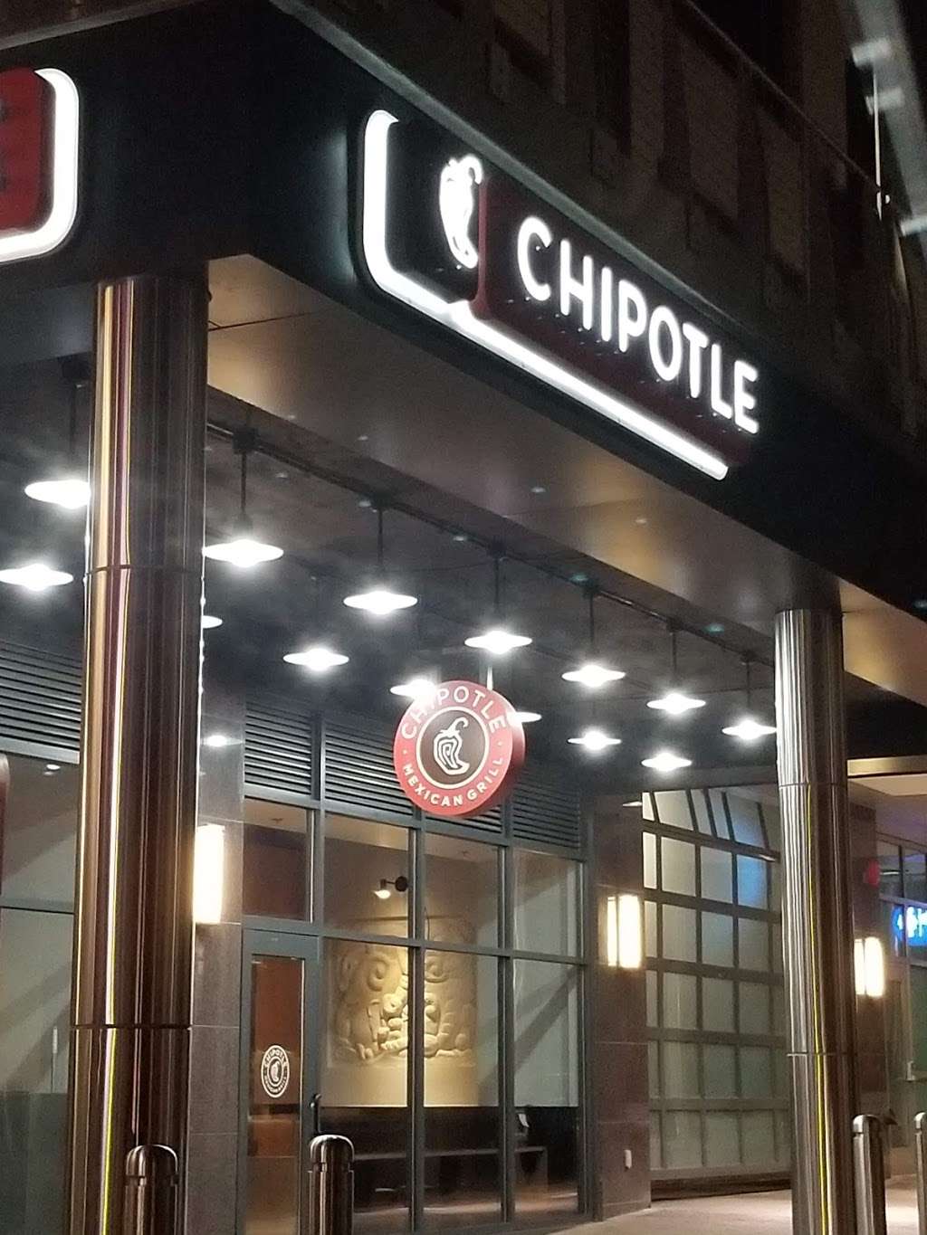 Chipotle Mexican Grill | 158 National Plaza, Oxon Hill, MD 20745, USA | Phone: (301) 749-2016