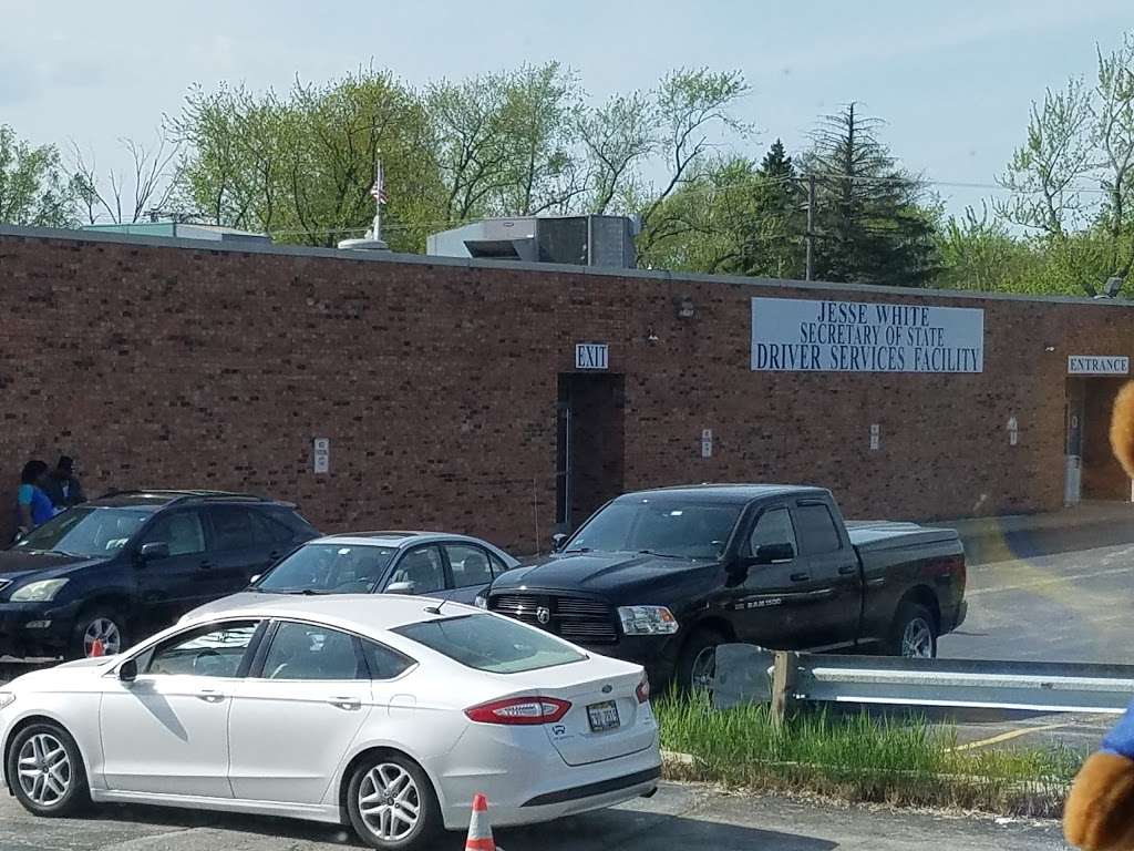Chicago Heights Illinois Secretary of State Facility | 570 209th St, Chicago Heights, IL 60411, USA | Phone: (312) 793-1010