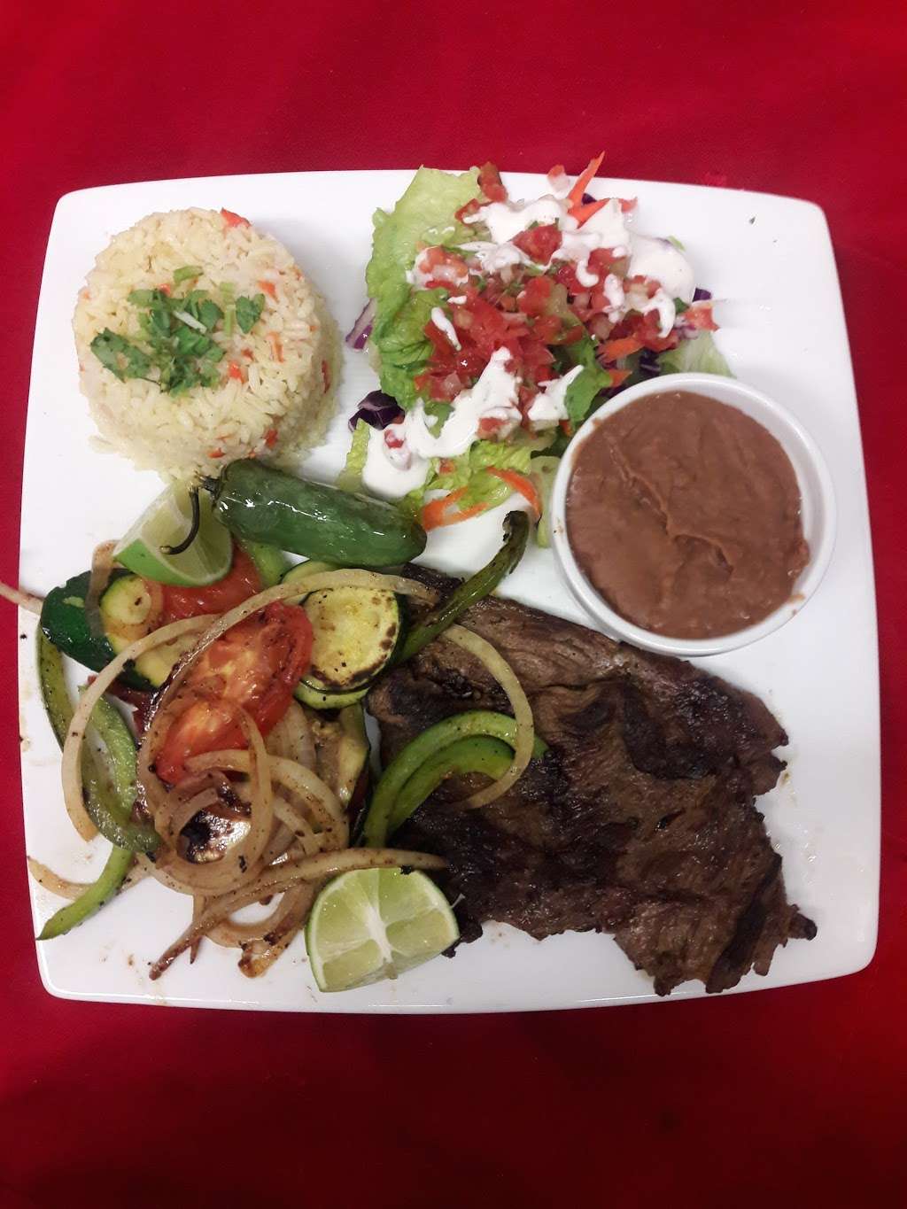 Reinas Restaurant | 9102 International Blvd, Oakland, CA 94603 | Phone: (510) 577-0776