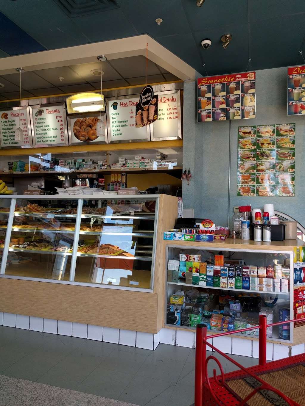 Circle Donuts | 2201 N Lakewood Blvd, Long Beach, CA 90815 | Phone: (562) 498-5688